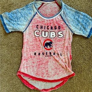 Chicago Cubs Girls Shirt - Size XS.